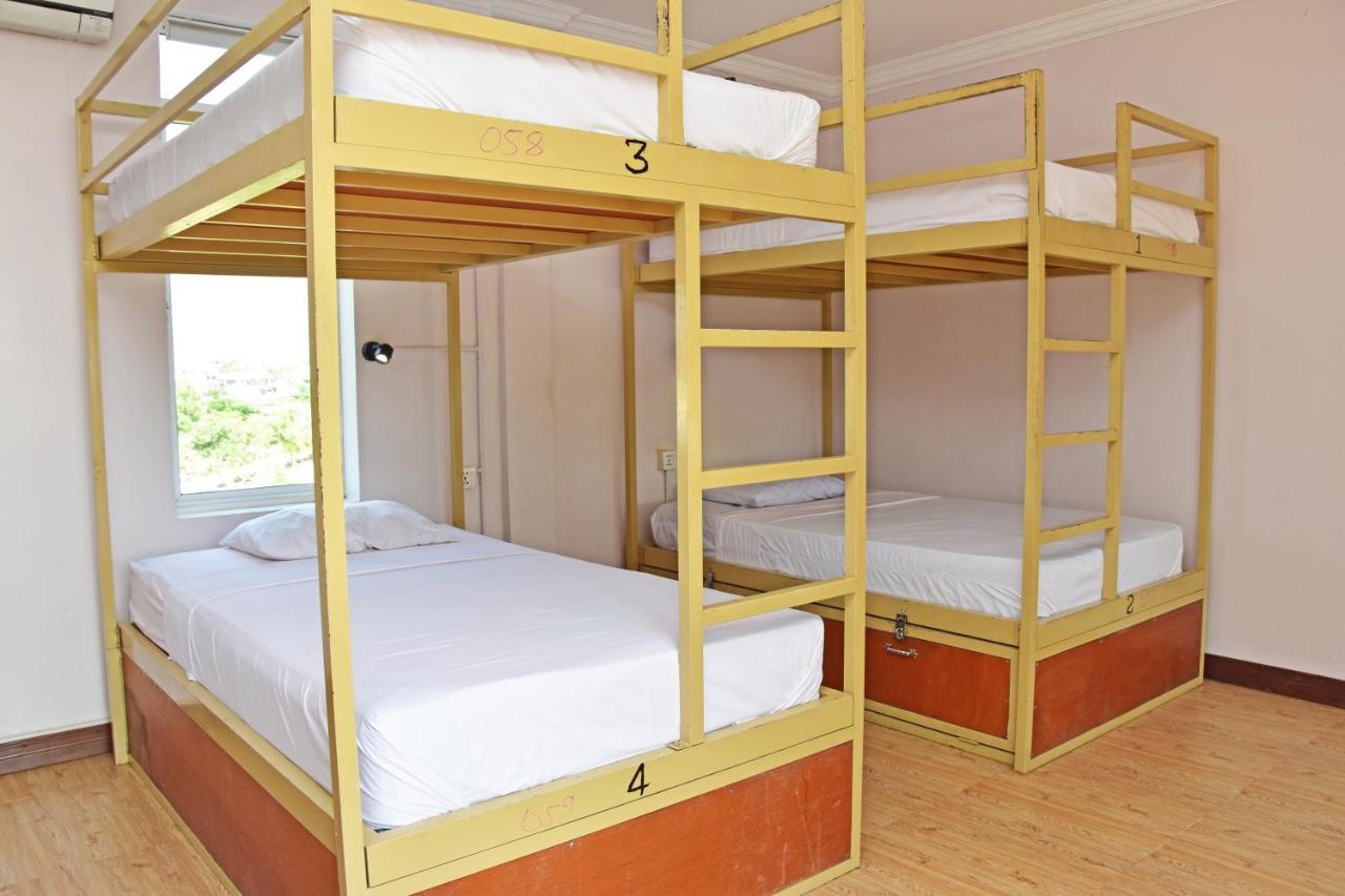 Mad Monkey Hostel Kampot (Adults Only) Eksteriør bilde